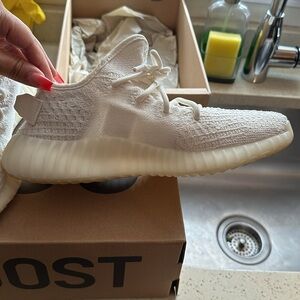 Yeezy 350 V2 Bone- theyre 100% authentic